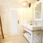 Beautiful Benvenuti With Private Pool Near 모토분