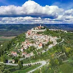 빌라 Beautiful Benvenuti With Private Pool Near 모토분