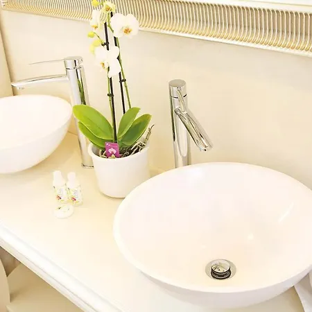 Βίλα Beautiful Benvenuti With Private Pool Near
