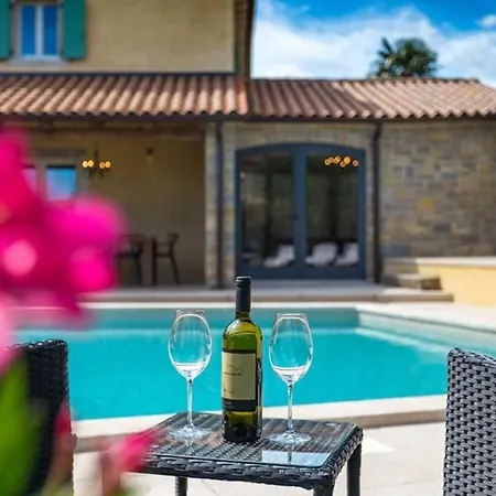 Βίλα Beautiful Benvenuti With Private Pool Near Motovun